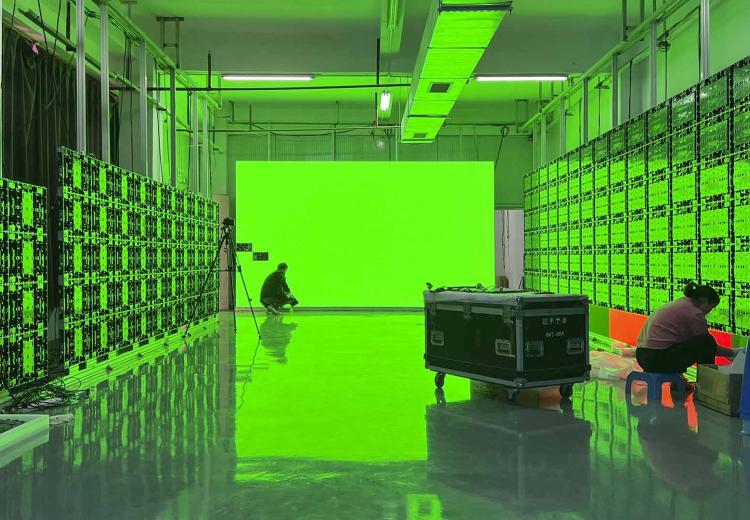 2024 Display Industry Three trends For Micro LED, AR/VR and OLED Industries